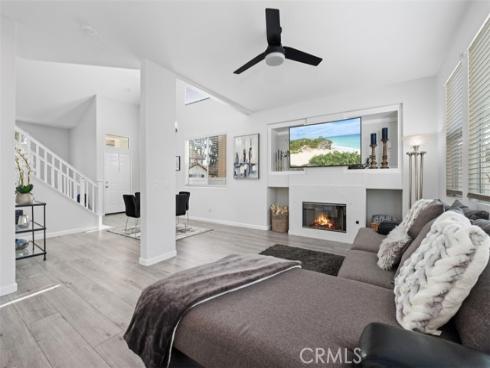 7  Calle De Luna  , Rancho Santa Margarita, CA