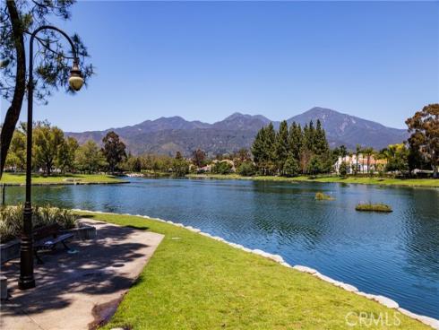 225 Montana Del Lago Drive