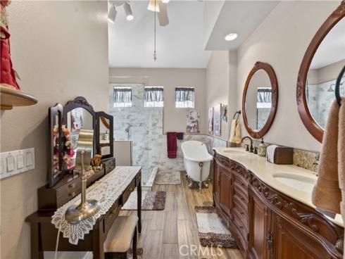 17  Via Anadeja  , Rancho Santa Margarita, CA