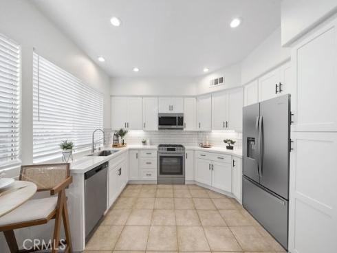 15  Via Floria  , Rancho Santa Margarita, CA