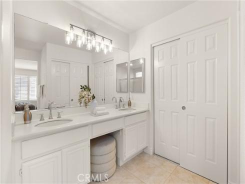 15 Poppyfield , Rancho Santa Margarita, CA