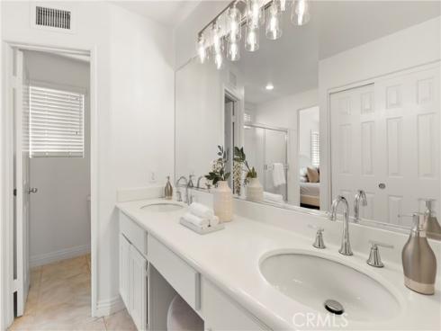 15 Poppyfield , Rancho Santa Margarita, CA