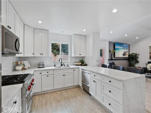 3001  Bostonian   Drive, Rossmoor, CA