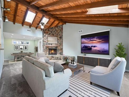 2621 Woodstock Road, Rossmoor, CA