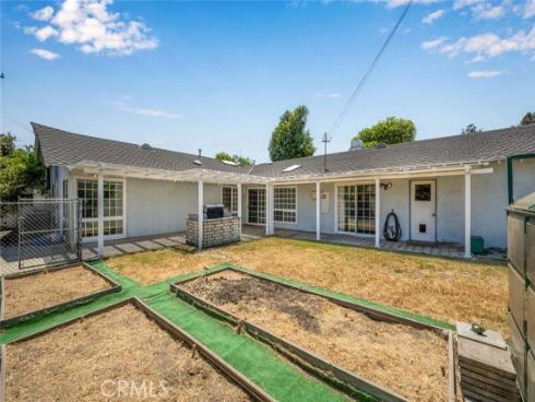 2621 Woodstock Road, Rossmoor, CA