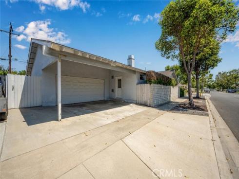 2621 Woodstock Road, Rossmoor, CA