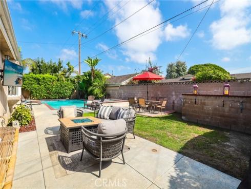 12752  Oak Way   Drive, Rossmoor, CA