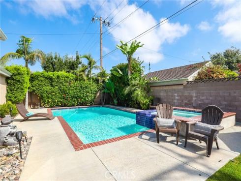 12752  Oak Way   Drive, Rossmoor, CA