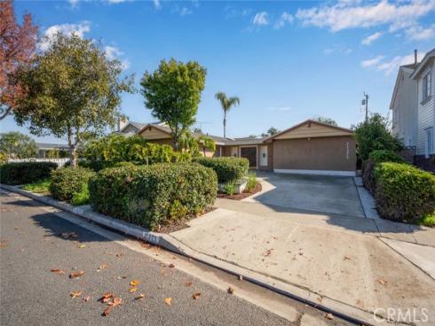 11272 Wembley Road, Rossmoor, CA