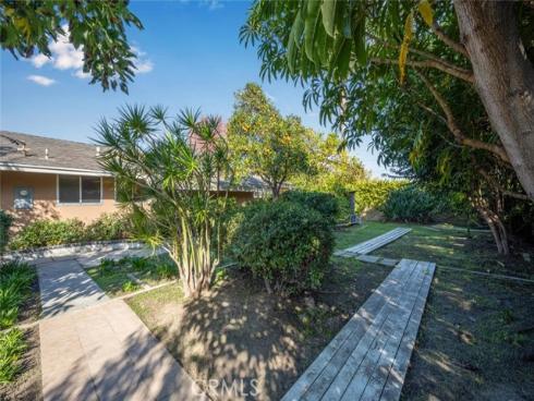 11272 Wembley Road, Rossmoor, CA