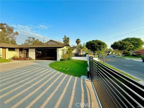 3432  Yellowtail   Drive, Rossmoor, CA