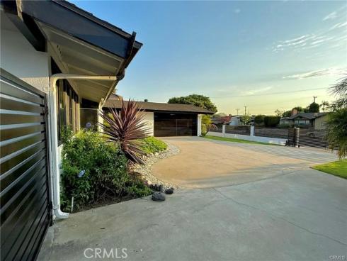 3432  Yellowtail   Drive, Rossmoor, CA