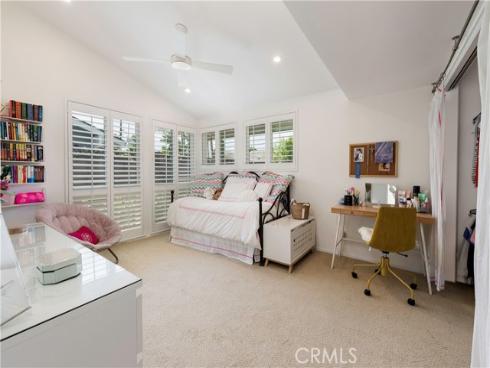 3231  Rowena  , Rossmoor, CA