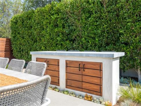 3231  Rowena  , Rossmoor, CA