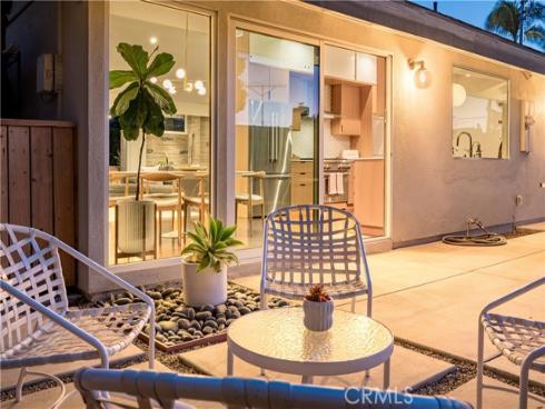 3231  Rowena  , Rossmoor, CA