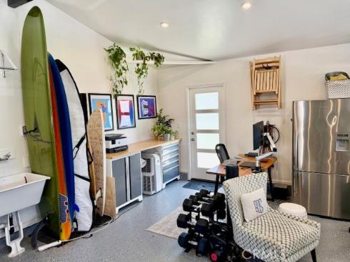 3231  Rowena  , Rossmoor, CA