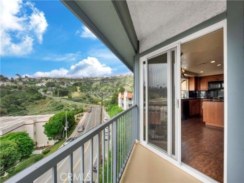 134  Avenida Presidio  11 , San Clemente, CA