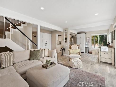 386  Calle Borrego  , San Clemente, CA