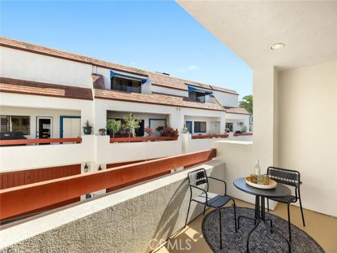 320  Cazador  6  Lane, San Clemente, CA