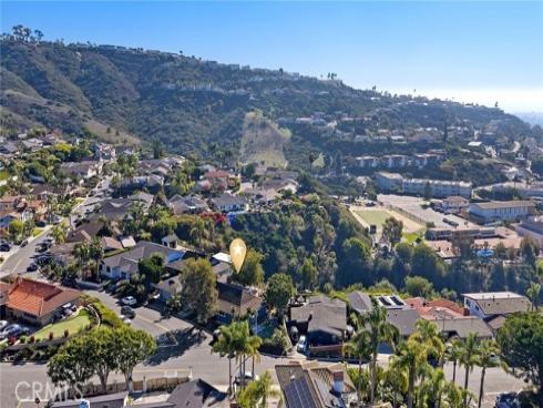 200  Avenida San Carlos  , San Clemente, CA