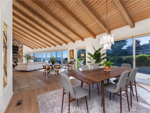 504 Avenida La Costa