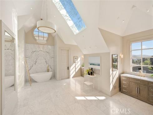 10  Strawberry  , San Juan Capistrano, CA