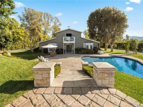 10  Strawberry  , San Juan Capistrano, CA