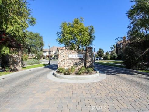 700 W Pepper Tree   Lane, Santa Ana, CA