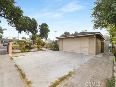 913 S Laurel   Street, Santa Ana, CA