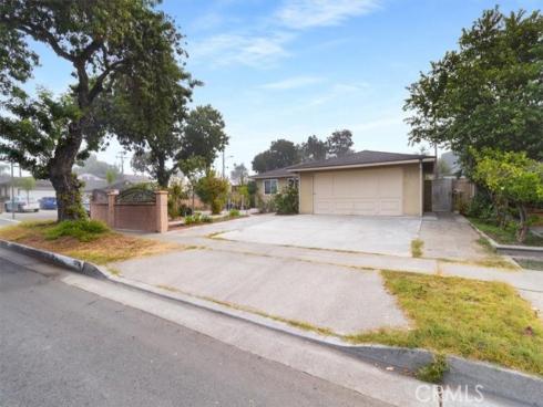 913 S Laurel   Street, Santa Ana, CA