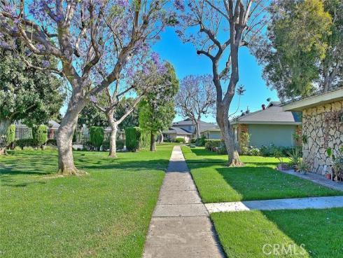 1104 S Mantle  28D  Lane, Santa Ana, CA