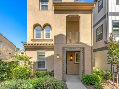 611 W Tribella   Court, Santa Ana, CA