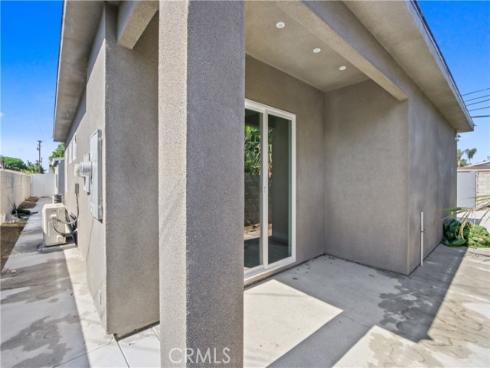 2429 W Borchard   Avenue, Santa Ana, CA