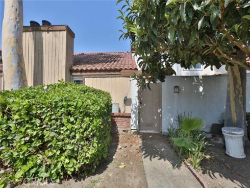 2521 W Sunflower  A4  Avenue, Santa Ana, CA