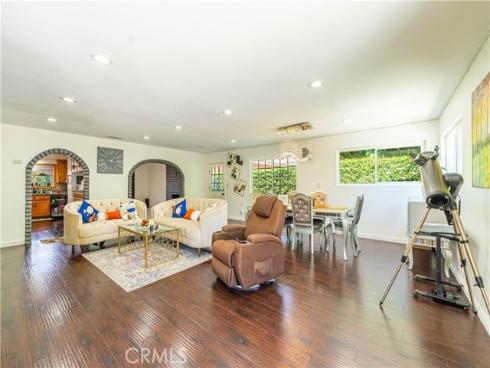 813 N Mantle   Lane, Santa Ana, CA