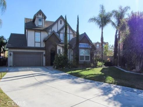 700 W Pepper Tree   Lane, Santa Ana, CA