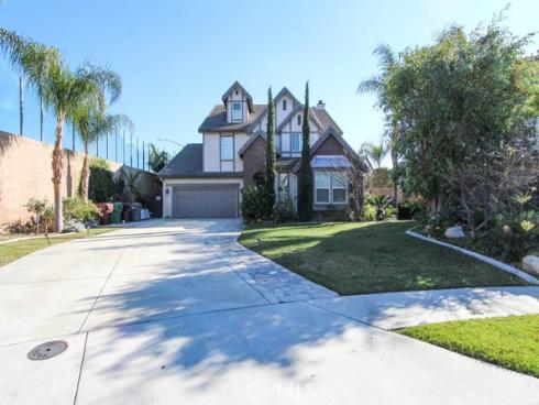 700 W Pepper Tree   Lane, Santa Ana, CA