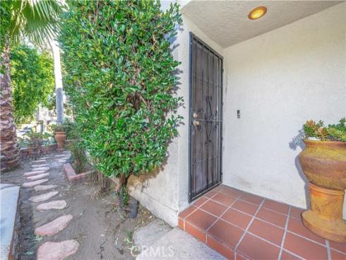 2602  Monte Carlo  10  Drive, Santa Ana, CA