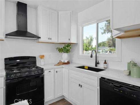 2524 W Borchard   Avenue, Santa Ana, CA