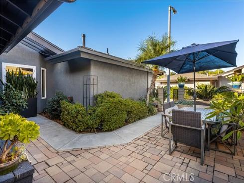 2045  Barclay   Court, Santa Ana, CA