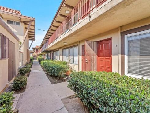 1400 W Warner  5  Avenue, Santa Ana, CA