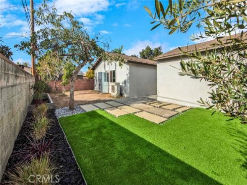 1226 W Walnut Street, Santa Ana, CA