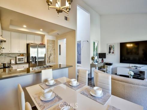 3932 W 5th 202 Street, Santa Ana, CA