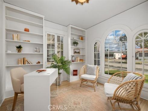 1028 N Olive Street, Santa Ana, CA