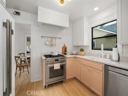 1028 N Olive Street, Santa Ana, CA