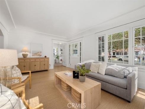 1028 N Olive Street, Santa Ana, CA