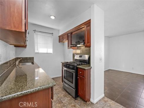 1709 Normandy 32-D Place, Santa Ana, CA