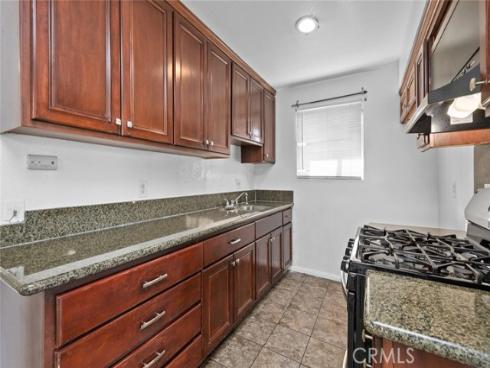 1709 Normandy 32-D Place, Santa Ana, CA