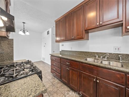 1709 Normandy 32-D Place, Santa Ana, CA