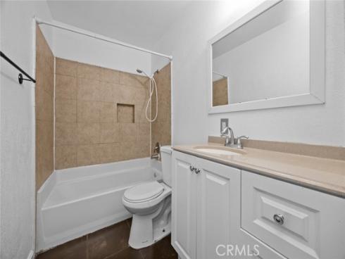 1709 Normandy 32-D Place, Santa Ana, CA